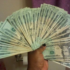 Meet your Posher, Danielle